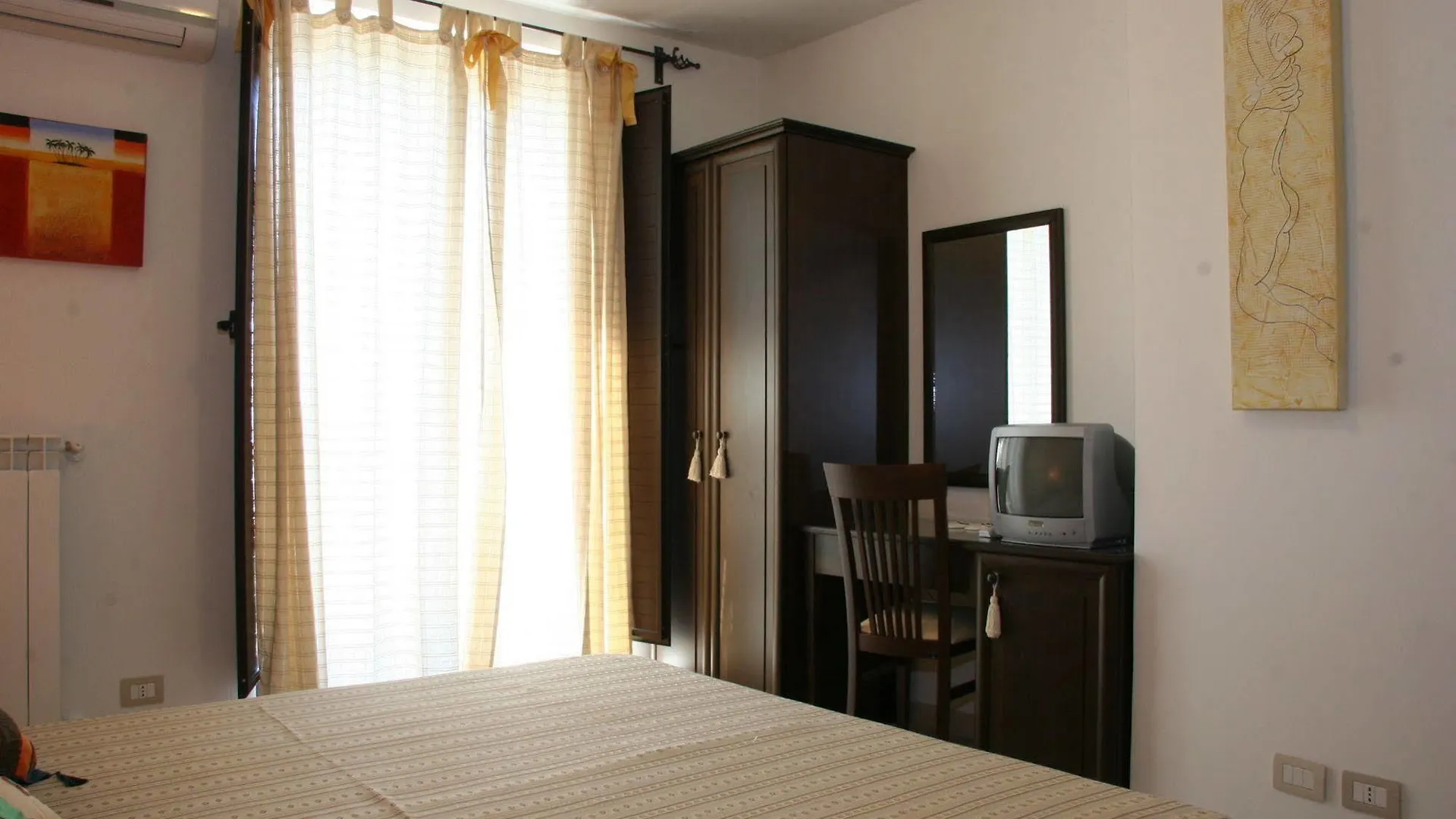 B&B Regina Carolina 칼타기론 3*,