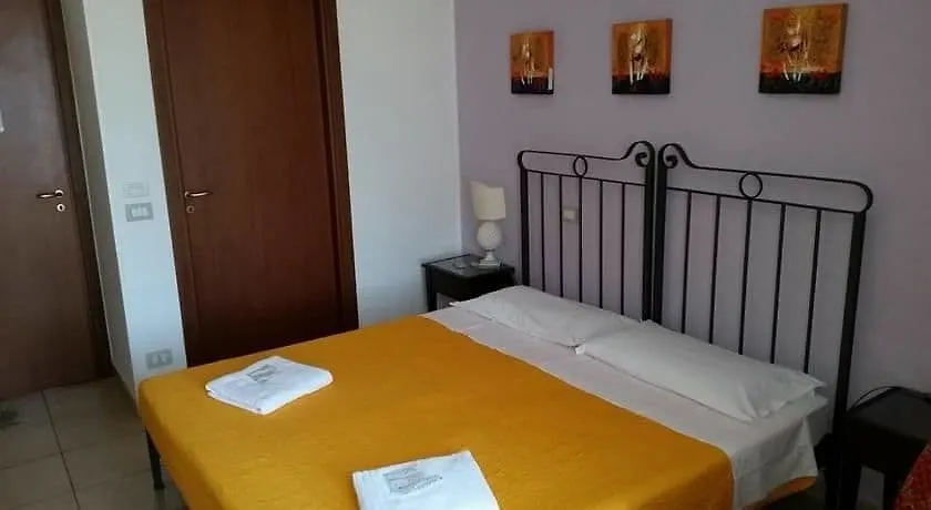 *** 게스트하우스 B&B Regina Carolina 칼타기론 이탈리아